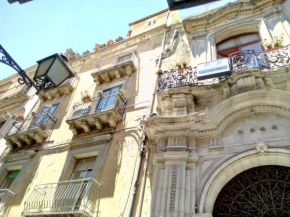 Отель Palazzo Aprile, Кальтаджироне